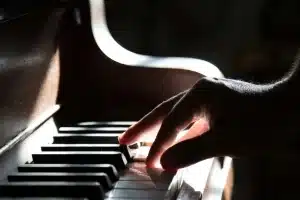 Musique piano pour bien dormir : efficace ou pas